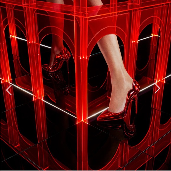 CHRISTIAN LOUBOUTIN pumps. - Picture 16 of 16